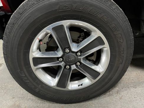 Used 2020 Jeep Wrangler Unlimited Sahara image 40