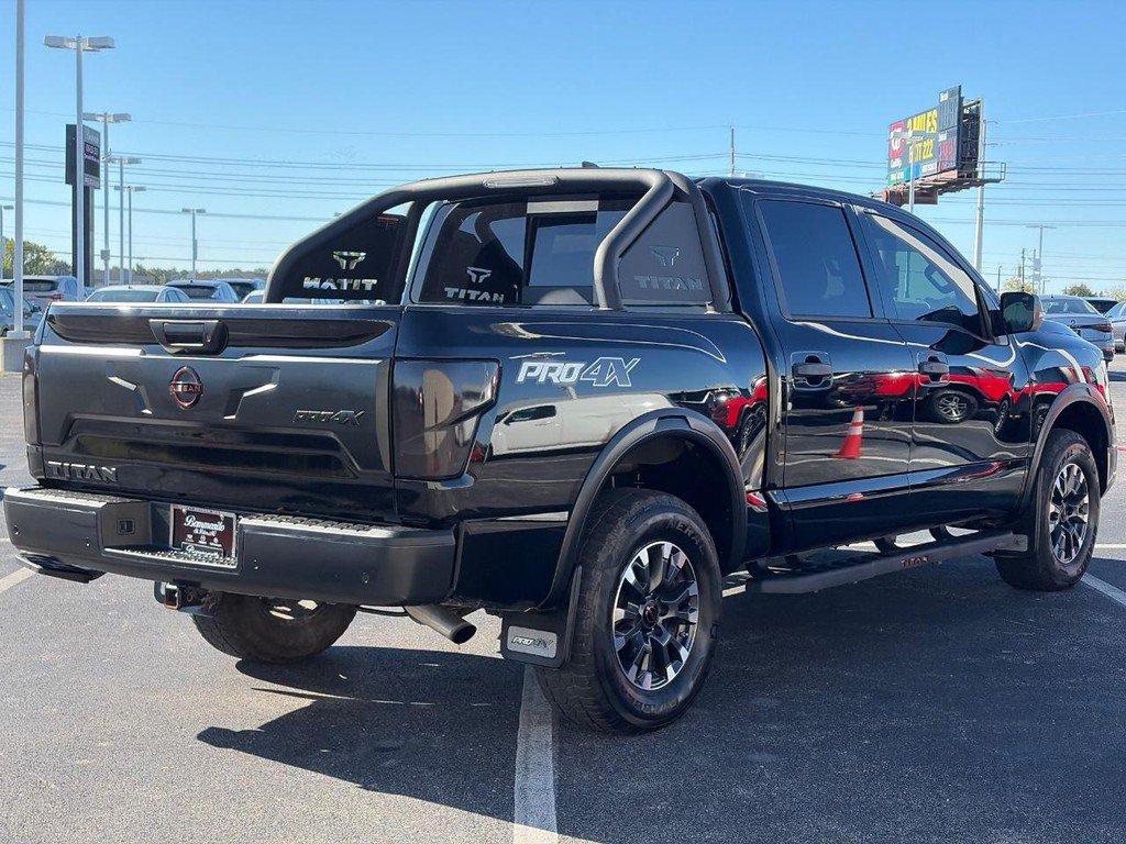 Used 2023 Nissan Titan PRO-4X w/ Pro-4x Convenience Package AWD/4WD image 5