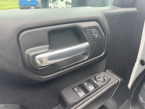Used 2022 Chevrolet Silverado 1500 Custom AWD/4WD image 12