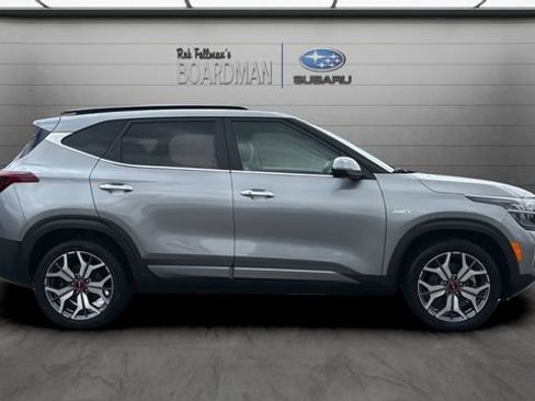 Used 2023 Kia Seltos SX w/ SX Sunroof Package AWD/4WD image 3