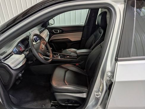 Used 2025 Jeep Compass Limited AWD/4WD image 14