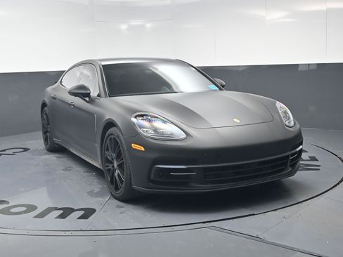 Used 2018 Porsche Panamera 4 Executive image 3