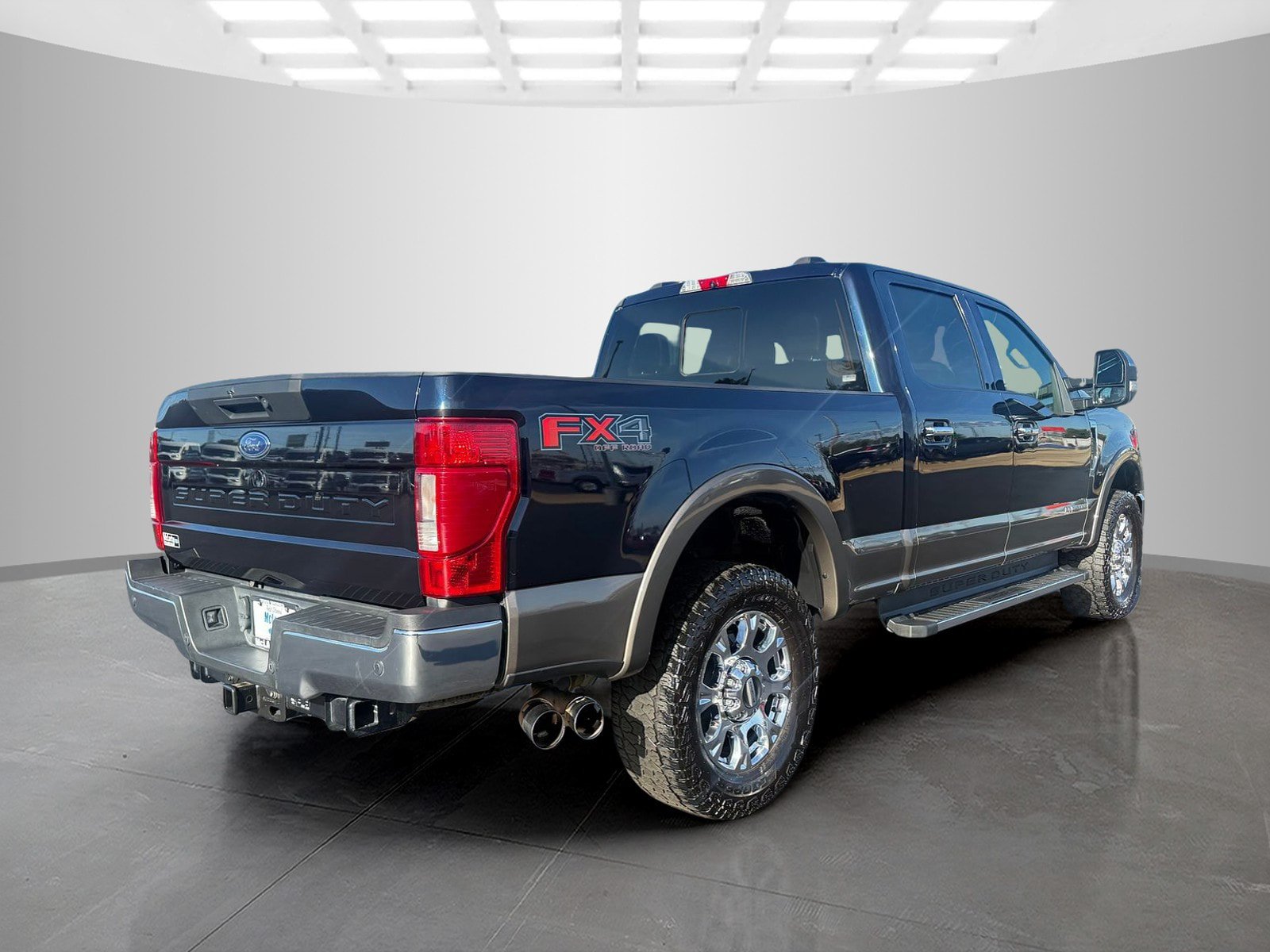 Used 2022 Ford F250 Lariat w/ Lariat Ultimate Package AWD/4WD image 3