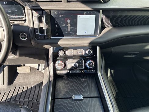 Used 2023 GMC Yukon XL Denali w/ Advanced Technology Package image 24