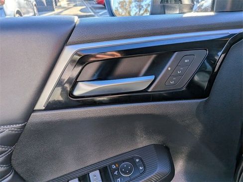 Used 2023 Mitsubishi Outlander SEL image 12