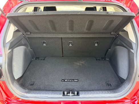 Used 2025 Hyundai Venue SEL FWD image 30