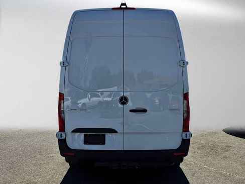 Used 2026 Mercedes-Benz Sprinter 2500 image 4