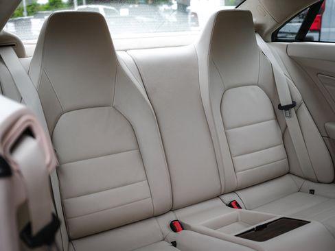 Used 2014 Mercedes-Benz E 550 Coupe image 34