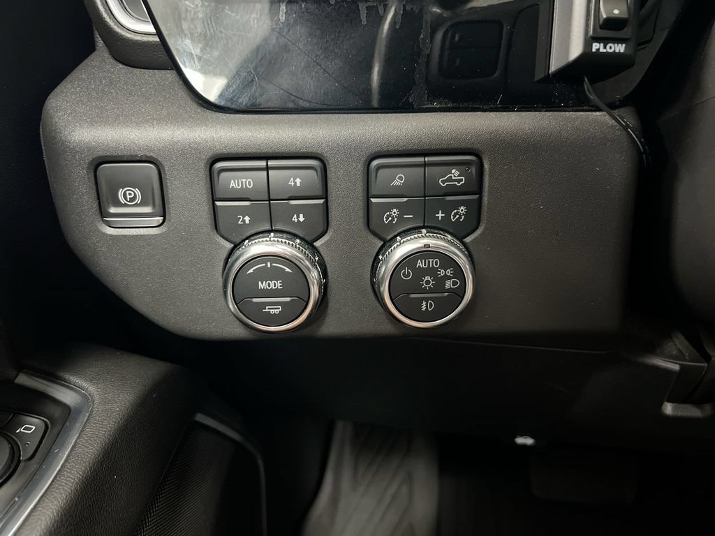 Used 2022 GMC Sierra 1500 SLT AWD/4WD image 18