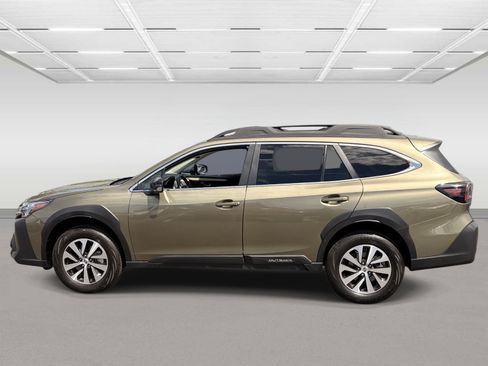 Used 2025 Subaru Outback Premium w/ Popular Package #1A AWD/4WD image 2