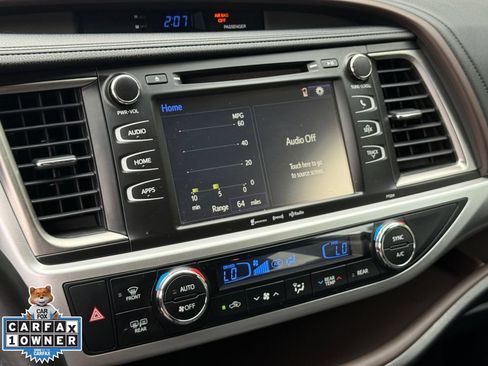 Used 2016 Toyota Highlander Plus AWD/4WD image 25