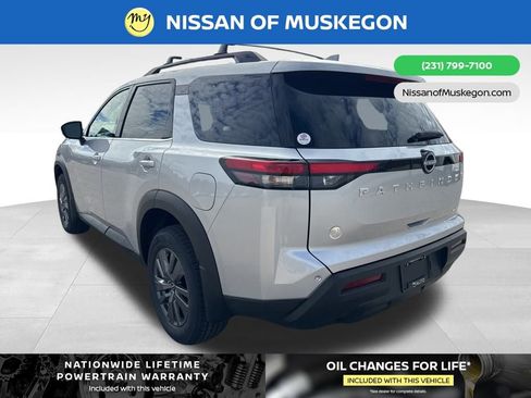 New 2025 Nissan Pathfinder SV image 5