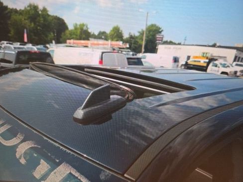 Used 2017 GMC Sierra 1500 SLT w/ SLT Premium Package AWD/4WD image 9