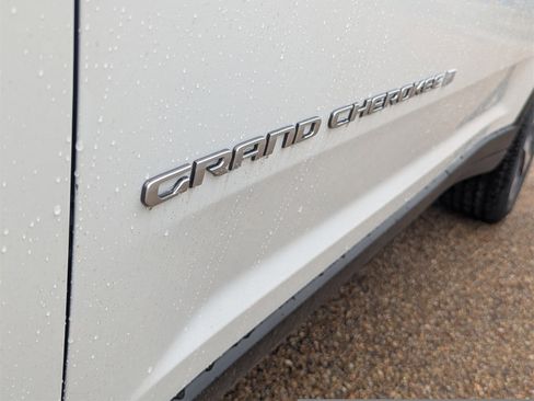 New 2026 Jeep Grand Cherokee Limited image 25