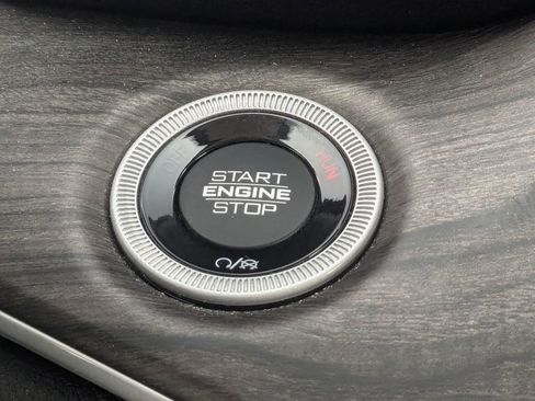 Used 2023 Jeep Grand Cherokee Limited w/ Black Appearance Package image 21