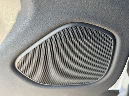 New 2026 Volvo XC60 B5 Plus w/ Protection Package image 18