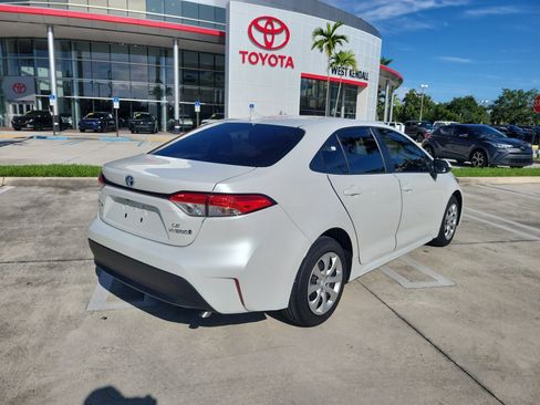 Certified 2024 Toyota Corolla LE FWD image 7
