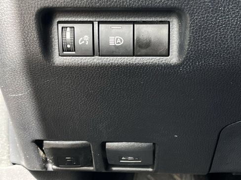 Used 2024 Toyota RAV4 XLE FWD image 20