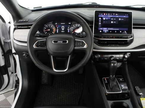 Used 2023 Jeep Compass Latitude w/ Convenience Group image 10