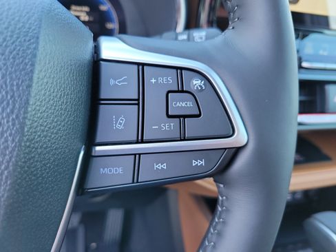 New 2026 Toyota Highlander Platinum AWD/4WD image 22