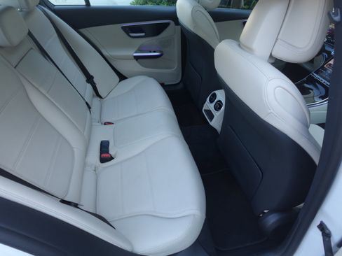 Used 2022 Mercedes-Benz C 300 4MATIC Sedan image 16