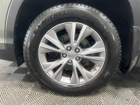 Used 2014 Toyota Highlander XLE AWD/4WD image 8