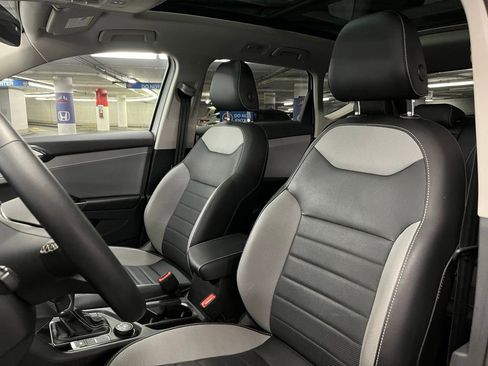 Used 2022 Volkswagen Taos SEL w/ Panoramic Sunroof Package AWD/4WD image 20