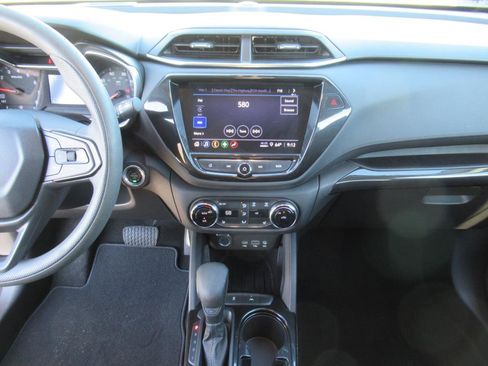 Used 2022 Chevrolet TrailBlazer LT w/ Convenience Package image 19