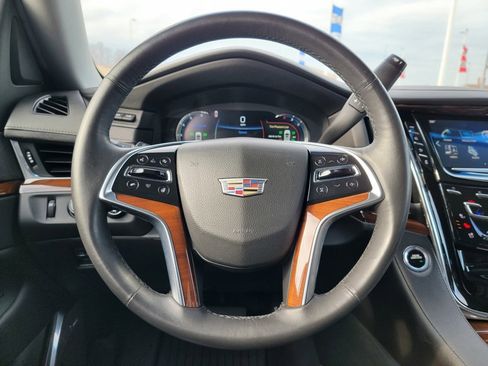 Used 2017 Cadillac Escalade Premium Luxury image 33