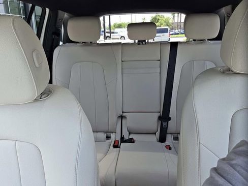 New 2025 Mercedes-Benz GLB 250 4MATIC image 16