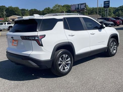 Used 2025 Chevrolet Equinox LT w/ Convenience Package II FWD image 3