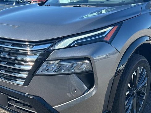 New 2026 Nissan Rogue Platinum image 10