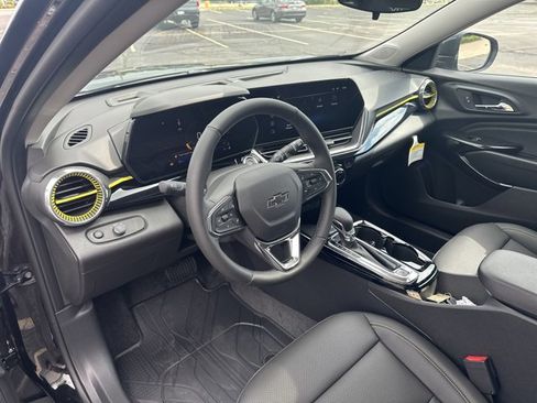 New 2025 Chevrolet Trax ACTIV w/ Sunroof Package image 11