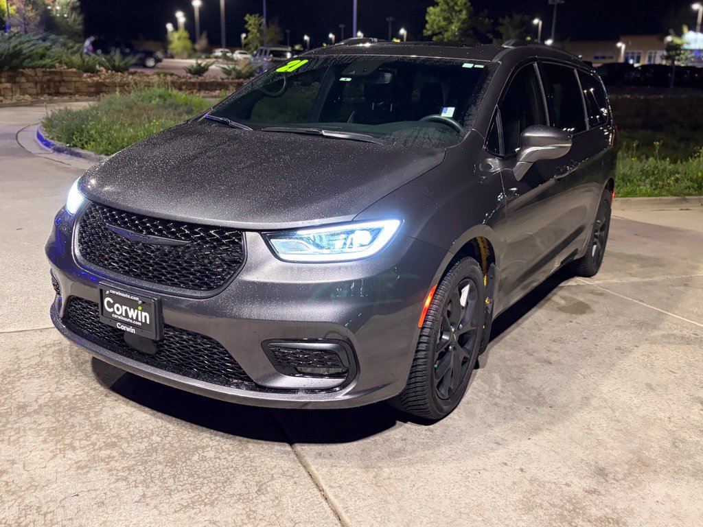 Used 2021 Chrysler Pacifica Limited w/ Uconnect Theater Family Group AWD/4WD image 6