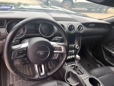 Used 2015 Ford Mustang Coupe RWD image 5