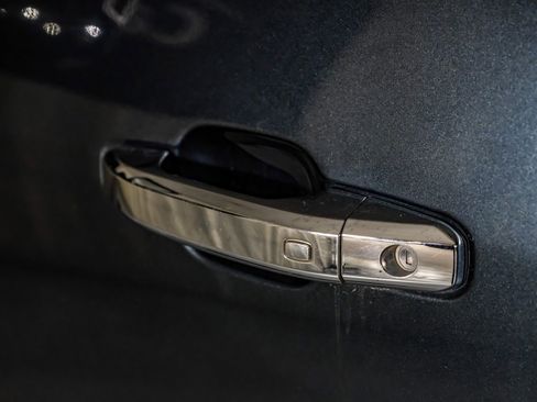 Used 2020 GMC Sierra 3500 Denali w/ Denali Ultimate Package image 38