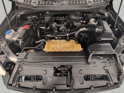 Used 2015 Ford F150 XLT w/ Equipment Group 302A Luxury AWD/4WD image 8