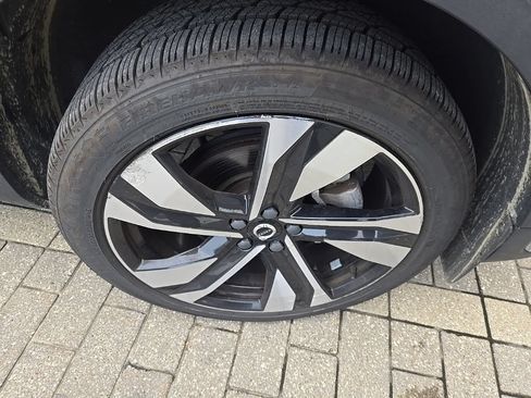 Used 2023 Volvo XC40 B5 Ultimate w/ Climate Package AWD/4WD image 11