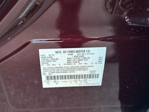 Certified 2022 Lincoln Nautilus Reserve w/ Equipment Group 201A image 27