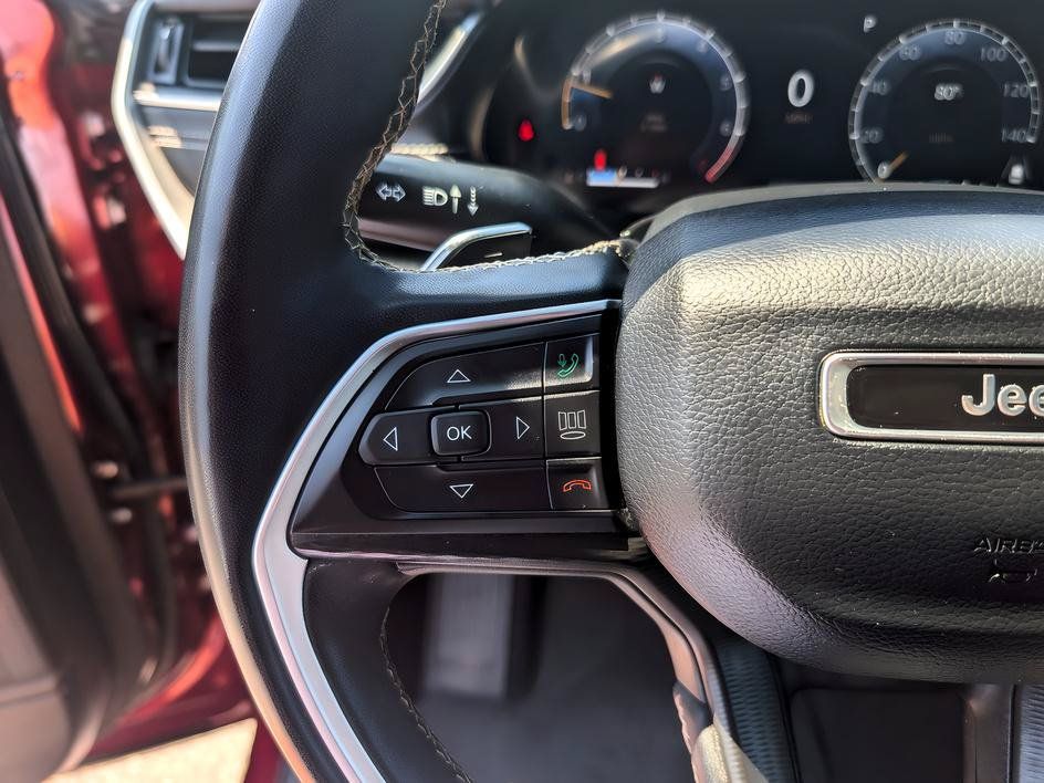 Used 2023 Jeep Grand Cherokee Altitude RWD image 19
