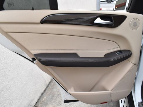 Used 2018 Mercedes-Benz GLE 350 w/ Premium 2 Package image 19