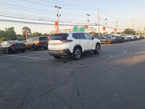 Used 2023 Nissan Rogue SV w/ SV Premium B Package AWD/4WD image 5