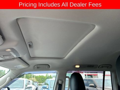 Used 2023 Nissan Armada SL w/ Cargo Package AWD/4WD image 5