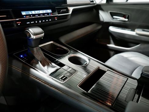 Used 2025 Toyota Sienna XLE Woodland Edition image 22