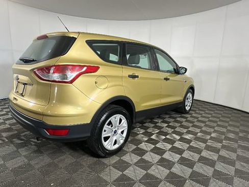 Used 2014 Ford Escape S FWD image 2