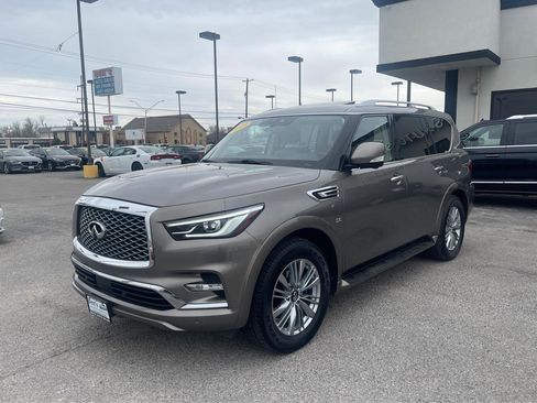 Used 2019 INFINITI QX80 Luxe RWD image 2