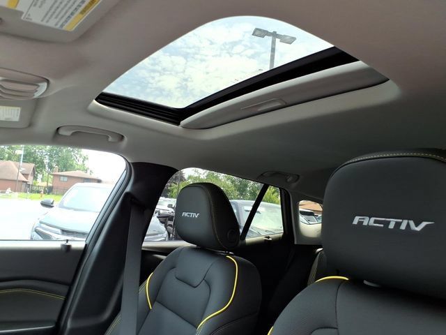 New 2026 Chevrolet Trax ACTIV w/ Sunroof Package FWD image 8