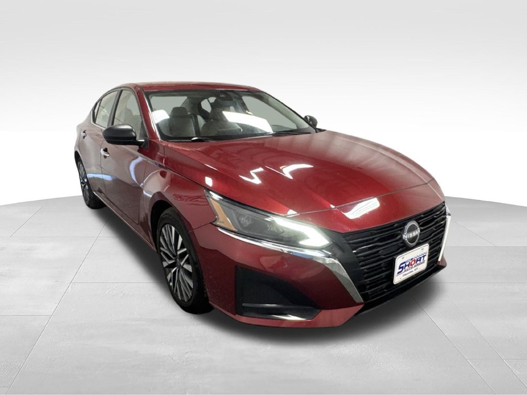 Used 2025 Nissan Altima 2.5 SV FWD image 4