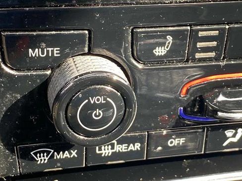 Certified 2021 Jeep Grand Cherokee L Laredo image 31