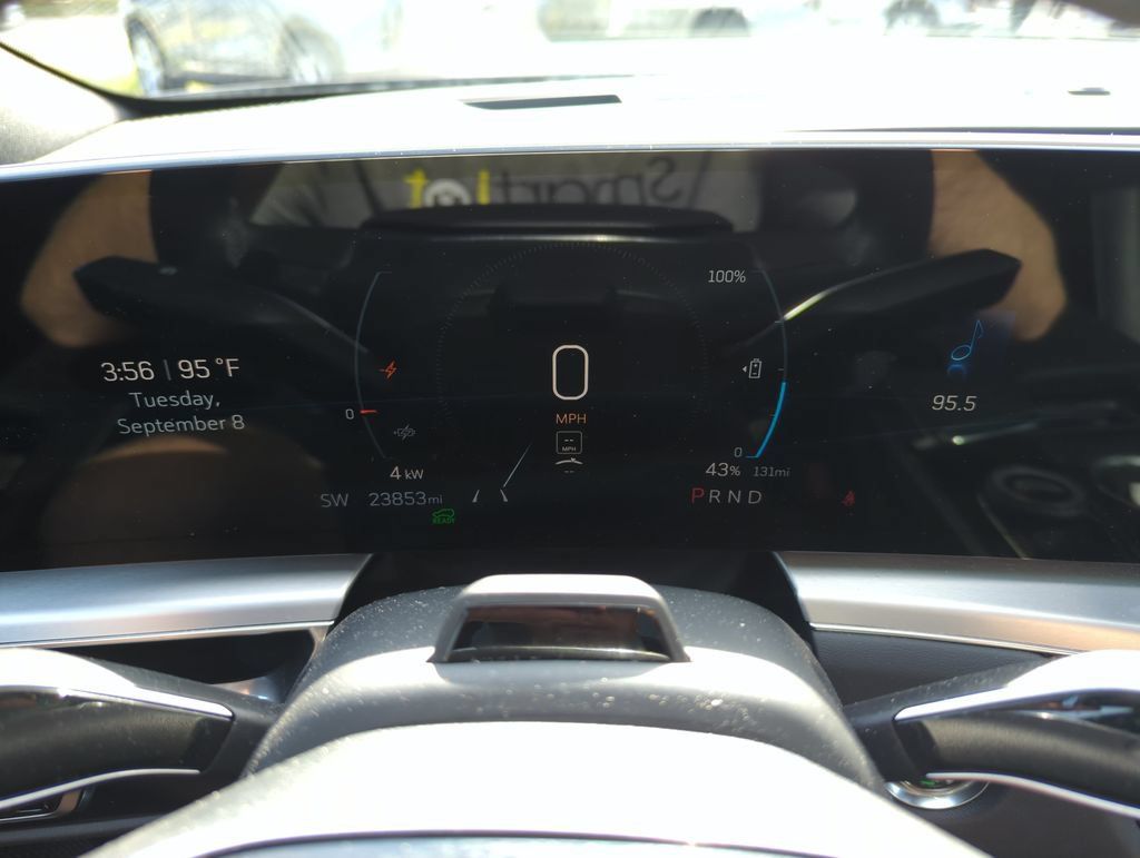 Used 2024 Cadillac Lyriq Sport RWD image 39